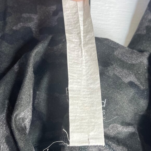 Fabletics Powerhold High-Waisted Leggings XS Black Green Gray Camo Activewear - Picture 8 of 8